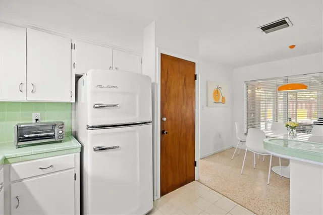 $7,750 | 2473 Davis Boulevard, Sarasota, FL 34237