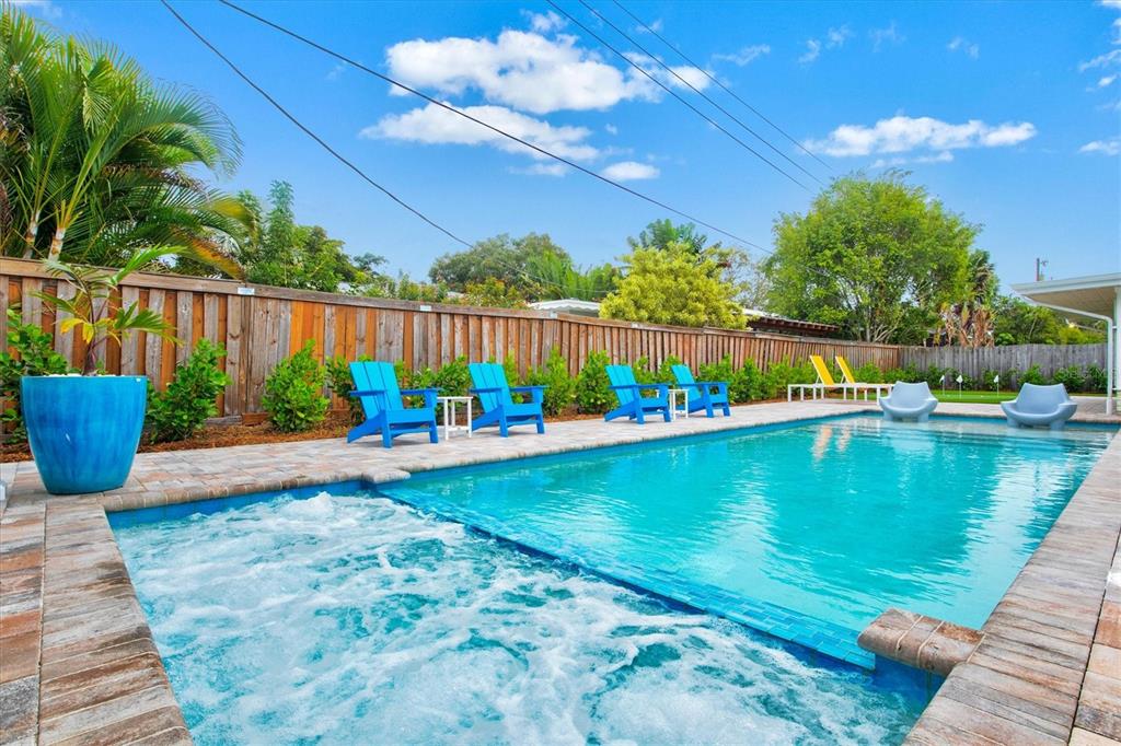 2473 Davis Boulevard Sarasota, FL 34237 - Photo 29 of 69