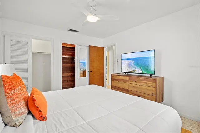 $7,750 | 2473 Davis Boulevard, Sarasota, FL 34237