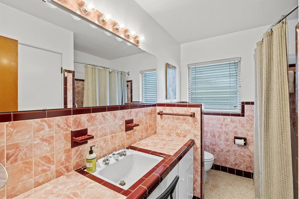 2473 Davis Boulevard Sarasota, FL 34237 - Photo 45 of 69