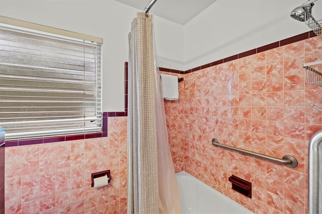 2473 Davis Boulevard Sarasota, FL 34237 - Photo 46 of 69