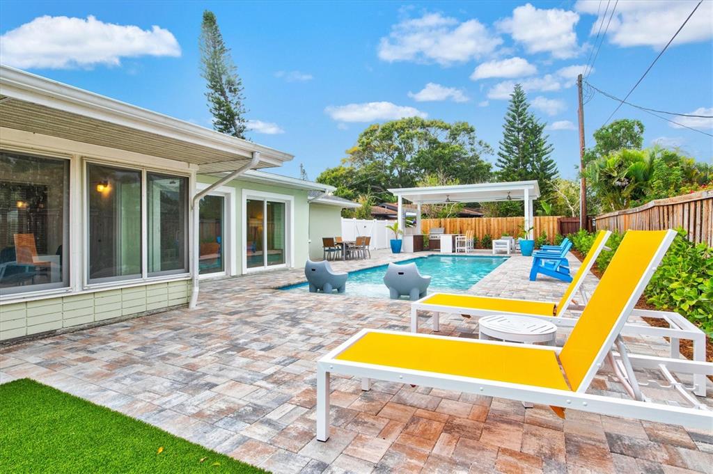 2473 Davis Boulevard Sarasota, FL 34237 - Photo 58 of 69