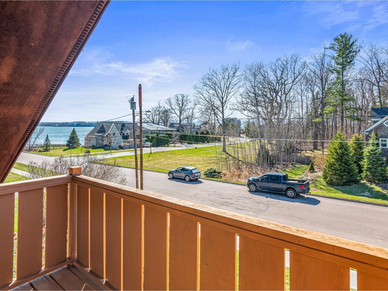 20 South Cove Road Burlington, VT 05401 - Photo 4 of 25 Gallery Image 4