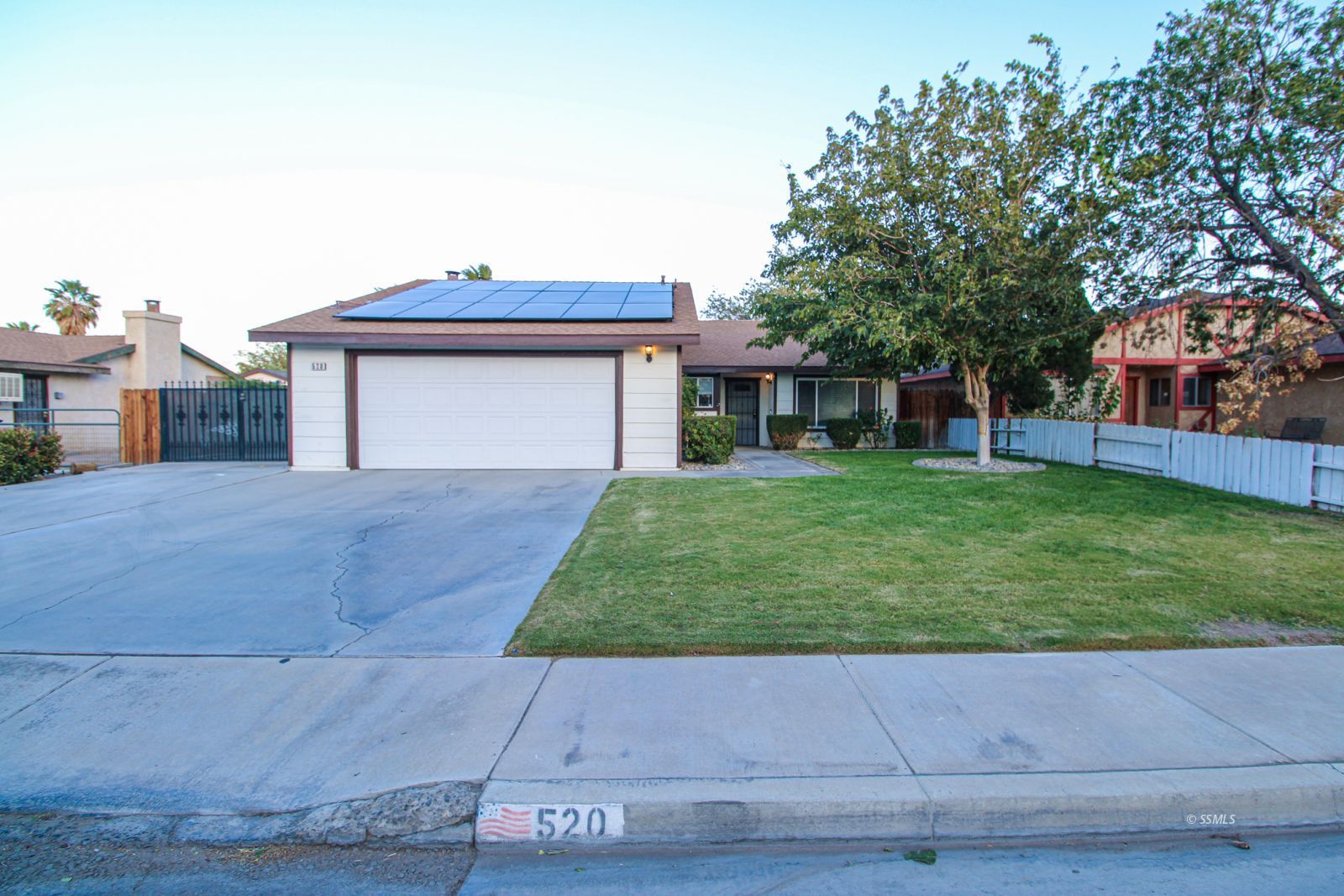 520 South Silver Ridge Street Ridgecrest, CA 93555 - Photo 1 of 43
