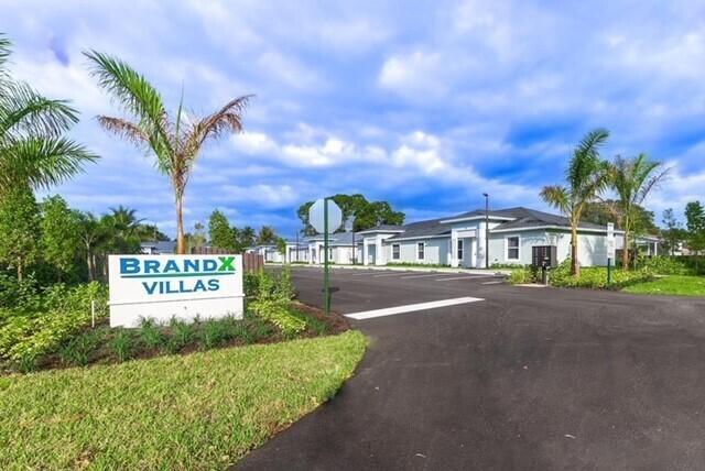 3901 Gulfstream Road, Unit 2B Lake Worth Beach, FL 33461 - Photo 3 of 14 thumbnail_IMG_8634