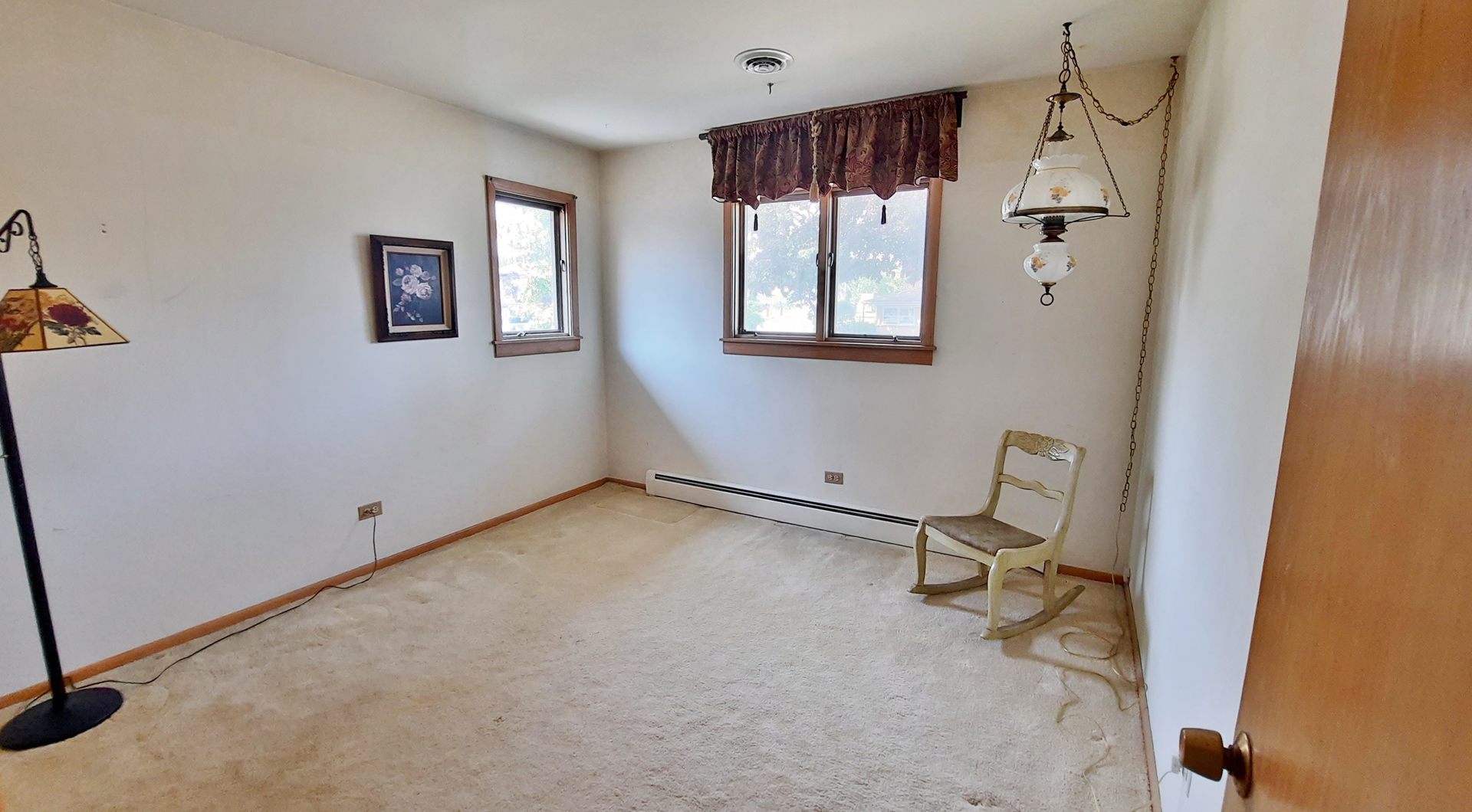 423 North Aldine Avenue Park Ridge, IL 60068 - Photo 18 of 25 a view of a room with air conditioner and a window