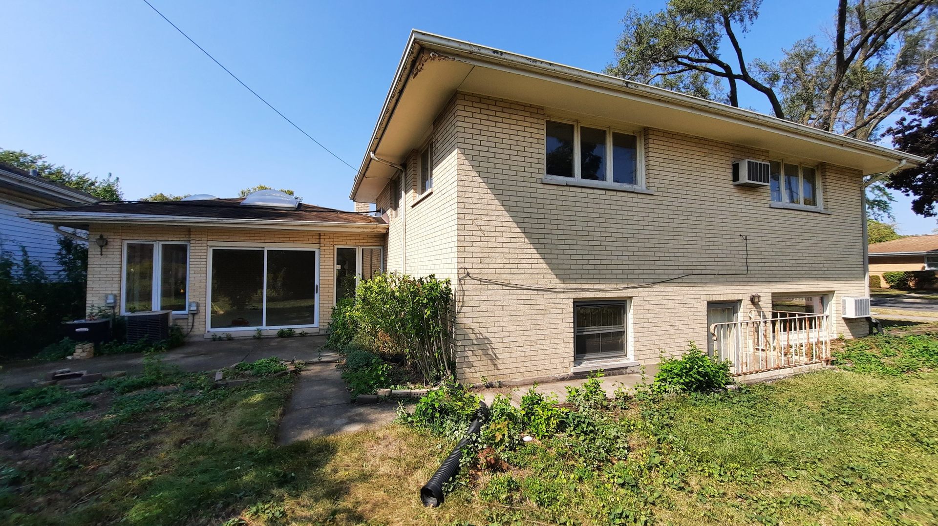 423 North Aldine Avenue Park Ridge, IL 60068 - Photo 24 of 25 a front view of a house with garden