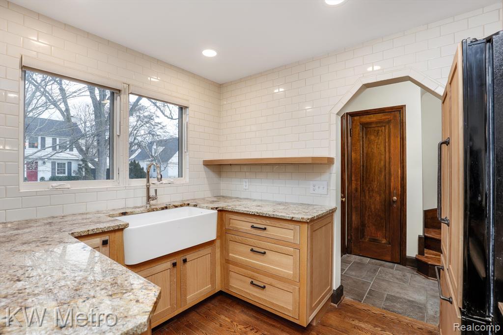 407 Touraine Road Grosse Pointe Farms, MI 48236 - Photo 16 of 43
