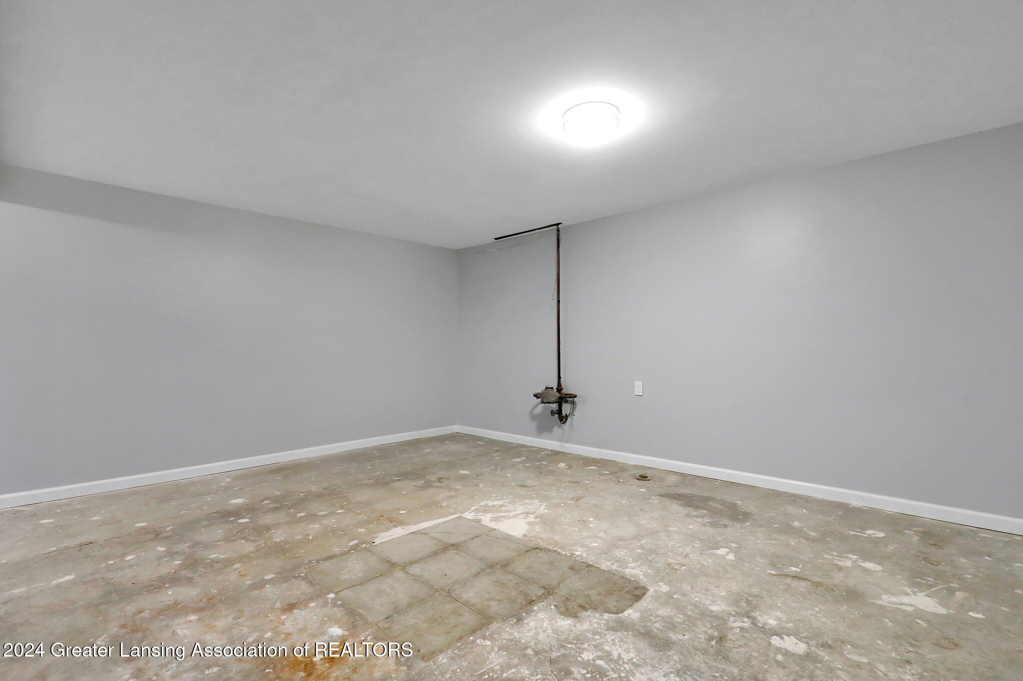 5900 Perrine Road Midland, MI 48640 - Photo 31 of 40 46-web-or-mls-Open Ended Media-46