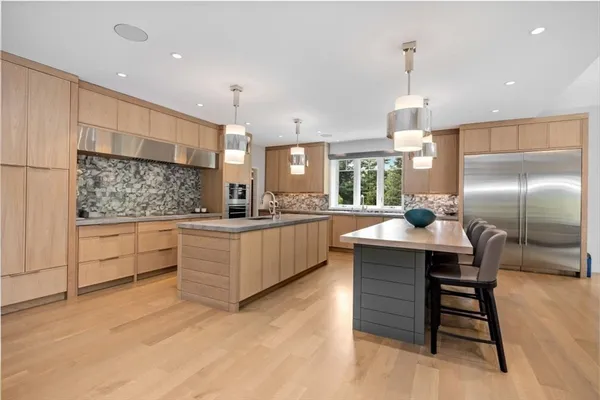 $3,999,000 | 2 Black Rock Drive, Hingham, MA 02043