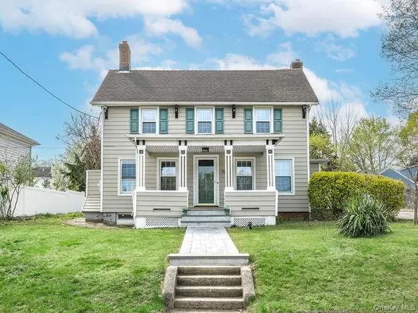 $849,000 | 75 Grove Street, Glenwood Landing, NY 11547