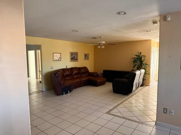 $6,000 | 15861 North 20th Street, Phoenix, AZ 85022