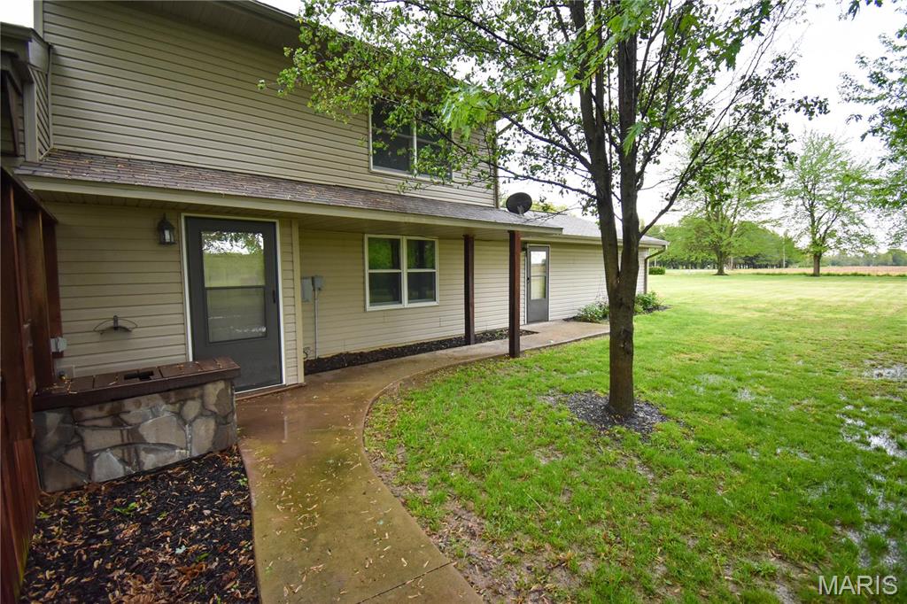 8817 Rezy Road Staunton, IL 62088 - Photo 3 of 48 Gallery Image 3