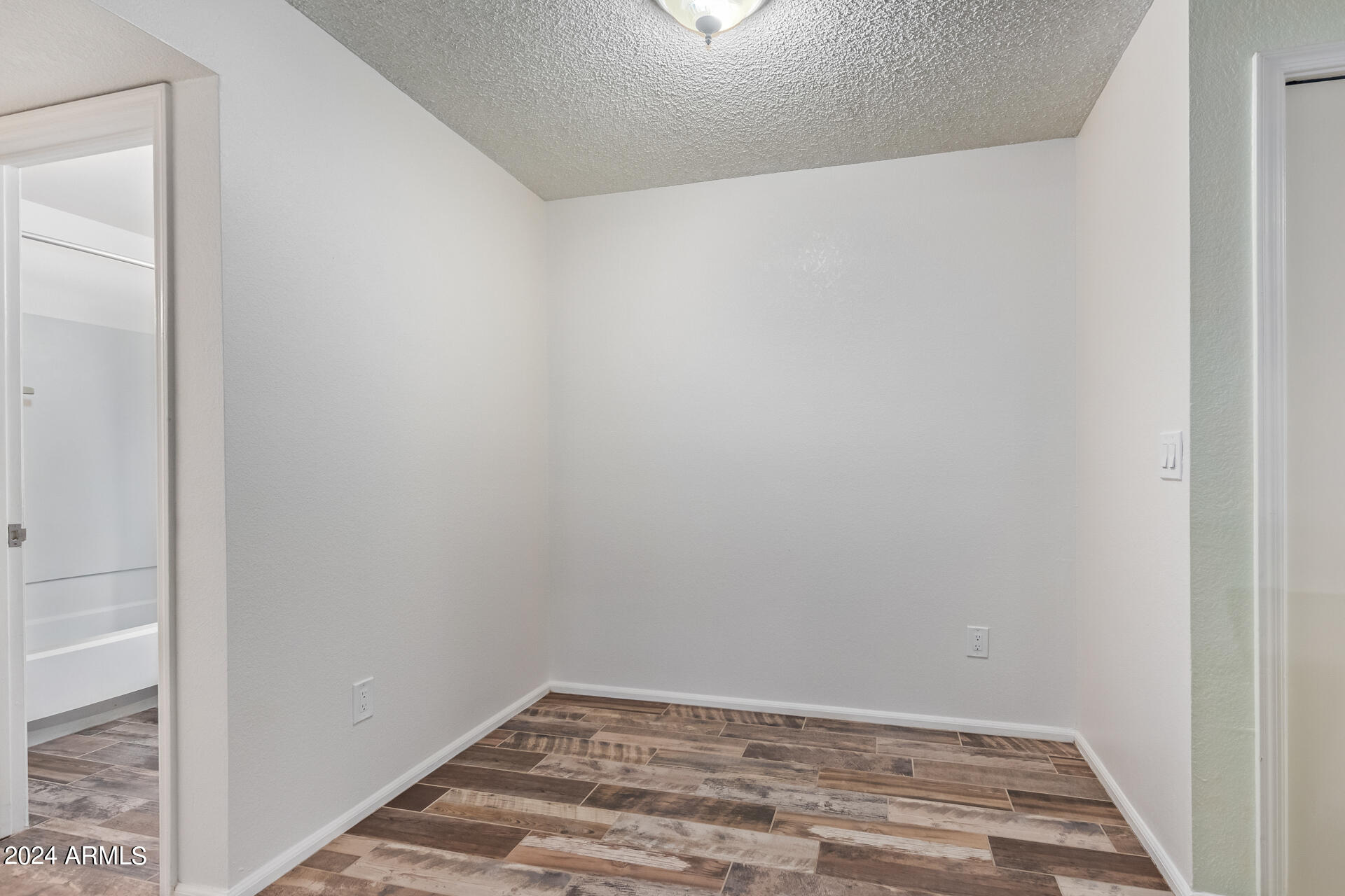 533 West Guadalupe Road, Unit 2046 Mesa, AZ 85210 - Photo 8 of 29 a view of a room