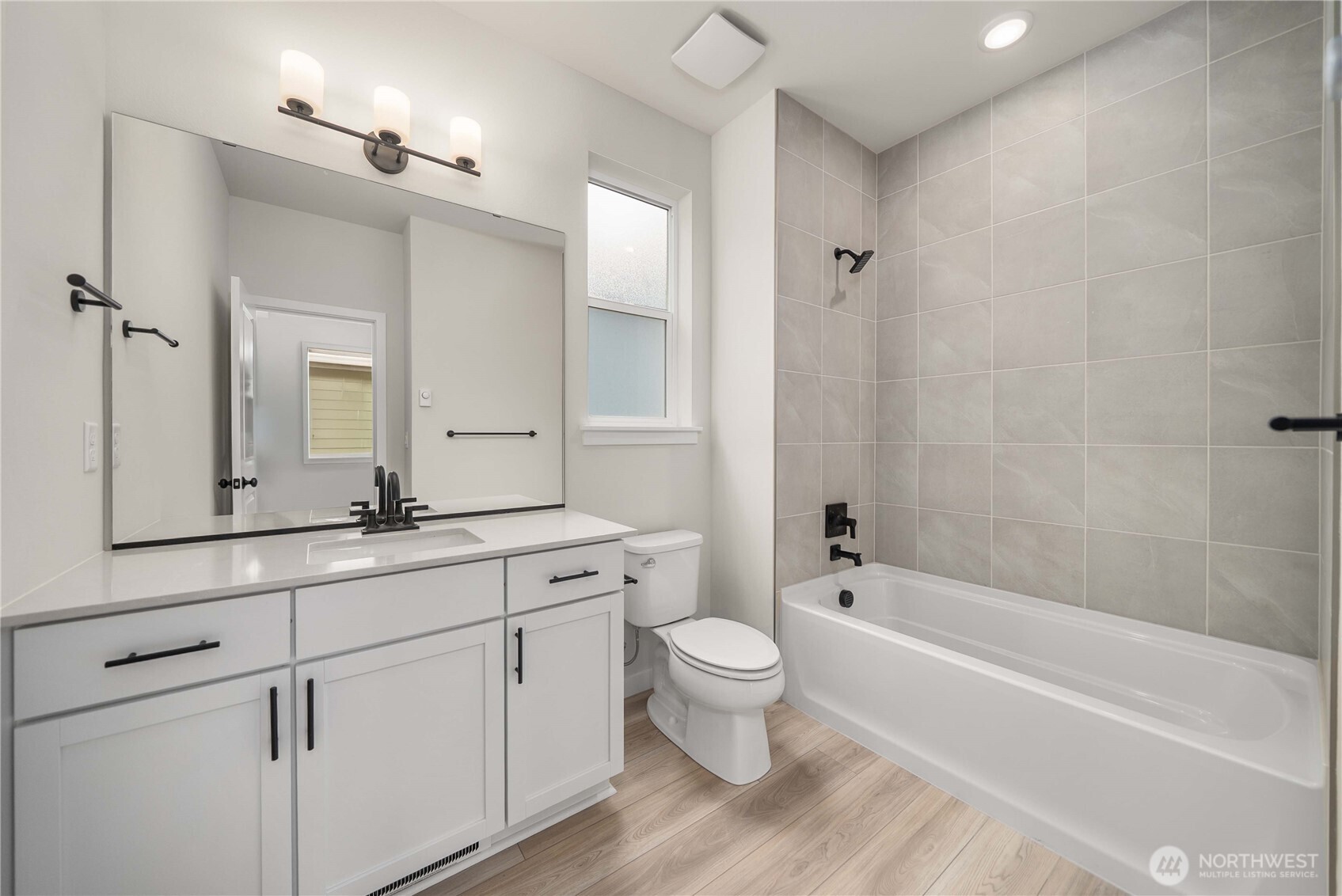 4027 Aberdeen Way Northeast Renton, WA 98056 - Photo 12 of 32