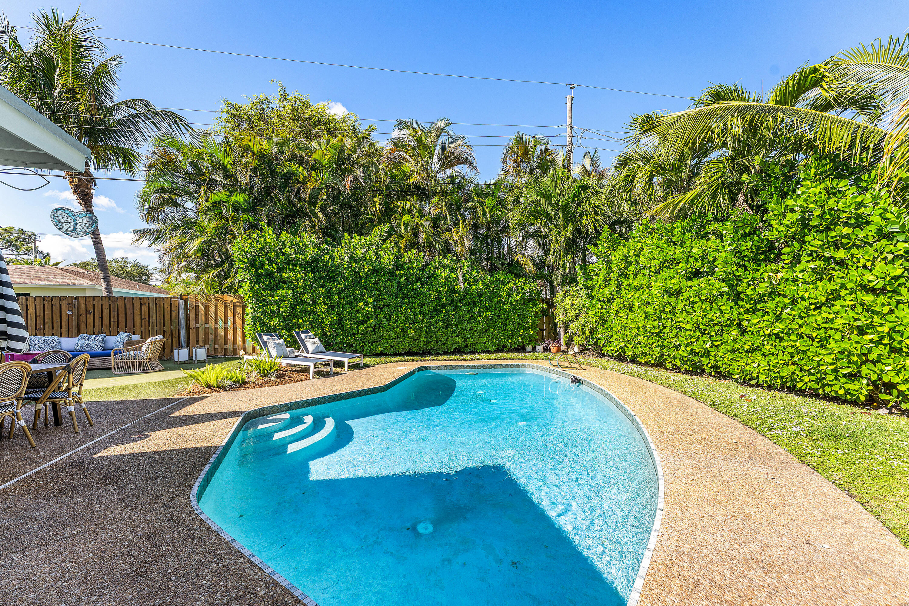 514 Dover Road Tequesta, FL 33469 - Photo 28 of 37 029-514NDoverRoad-Jupiter-FL-33469-FULL