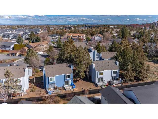$3,150,000 | 2025 Northeast Neil Way, Bend, OR 97701