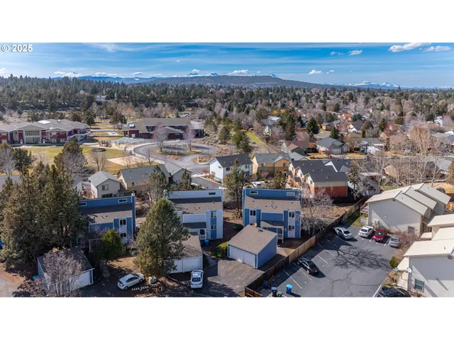 $3,150,000 | 2025 Northeast Neil Way, Bend, OR 97701