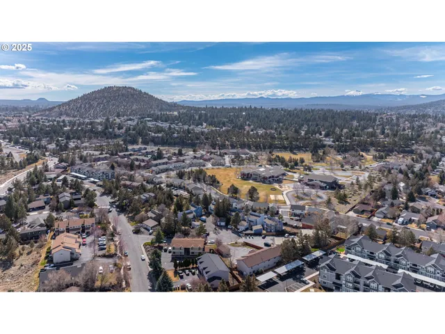 $3,150,000 | 2025 Northeast Neil Way, Bend, OR 97701