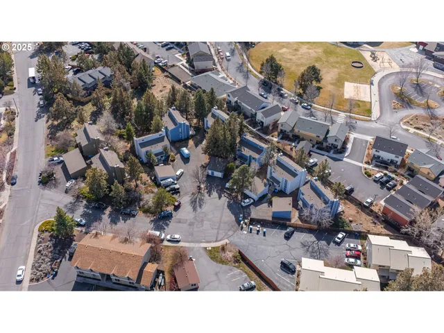 $3,150,000 | 2025 Northeast Neil Way, Bend, OR 97701