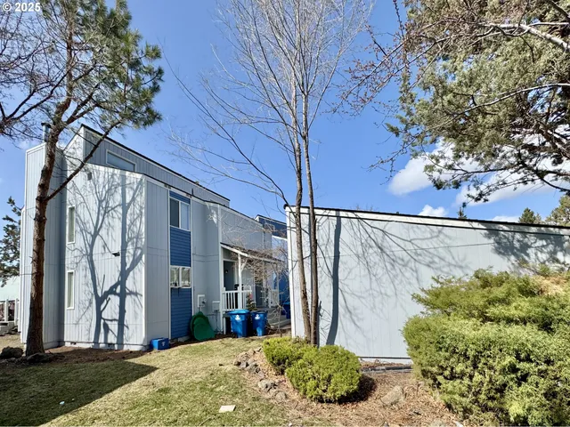 $3,150,000 | 2025 Northeast Neil Way, Bend, OR 97701