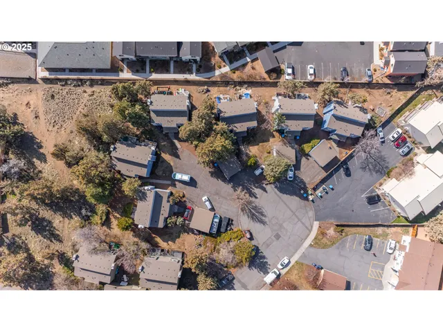 $3,150,000 | 2025 Northeast Neil Way, Bend, OR 97701