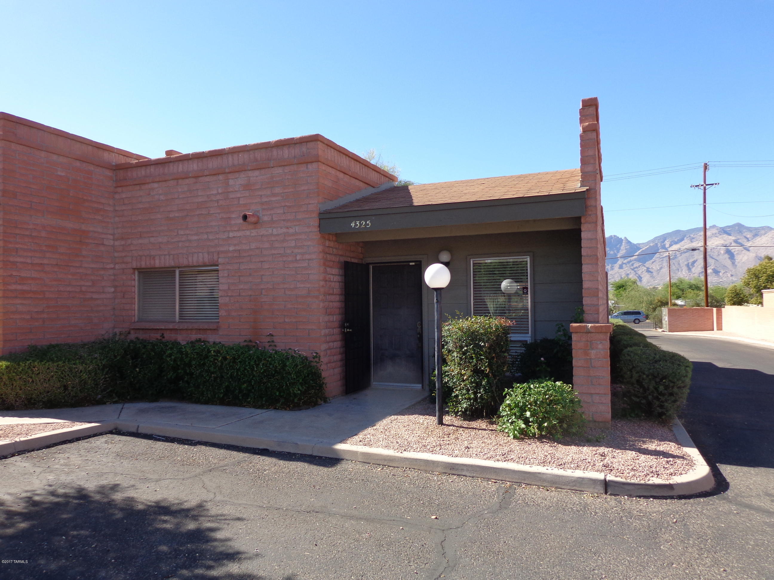 4325 East Allison Road Tucson, AZ 85712 - Photo 1 of 16