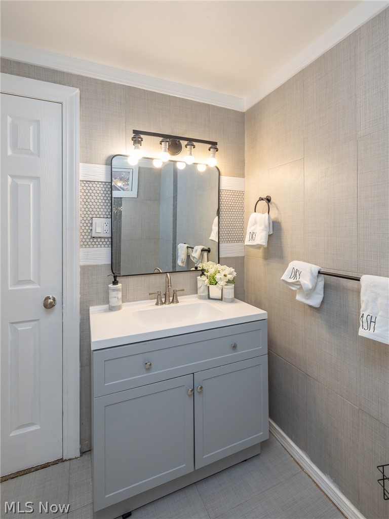 939 Vineshire Road Cleveland Heights, OH 44121 - Photo 21 of 48 Gallery Image 21
