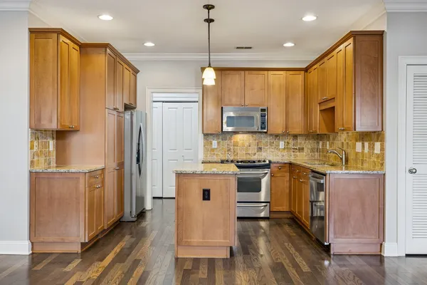 $2,750 | 2110 Acklen Avenue, Unit 105, Nashville, TN 37212