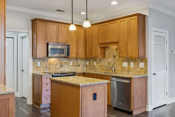 $2,750 | 2110 Acklen Avenue, Unit 105, Nashville, TN 37212