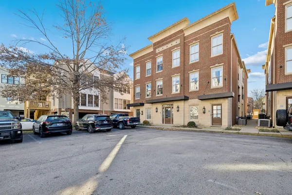 $2,750 | 2110 Acklen Avenue, Unit 105, Nashville, TN 37212