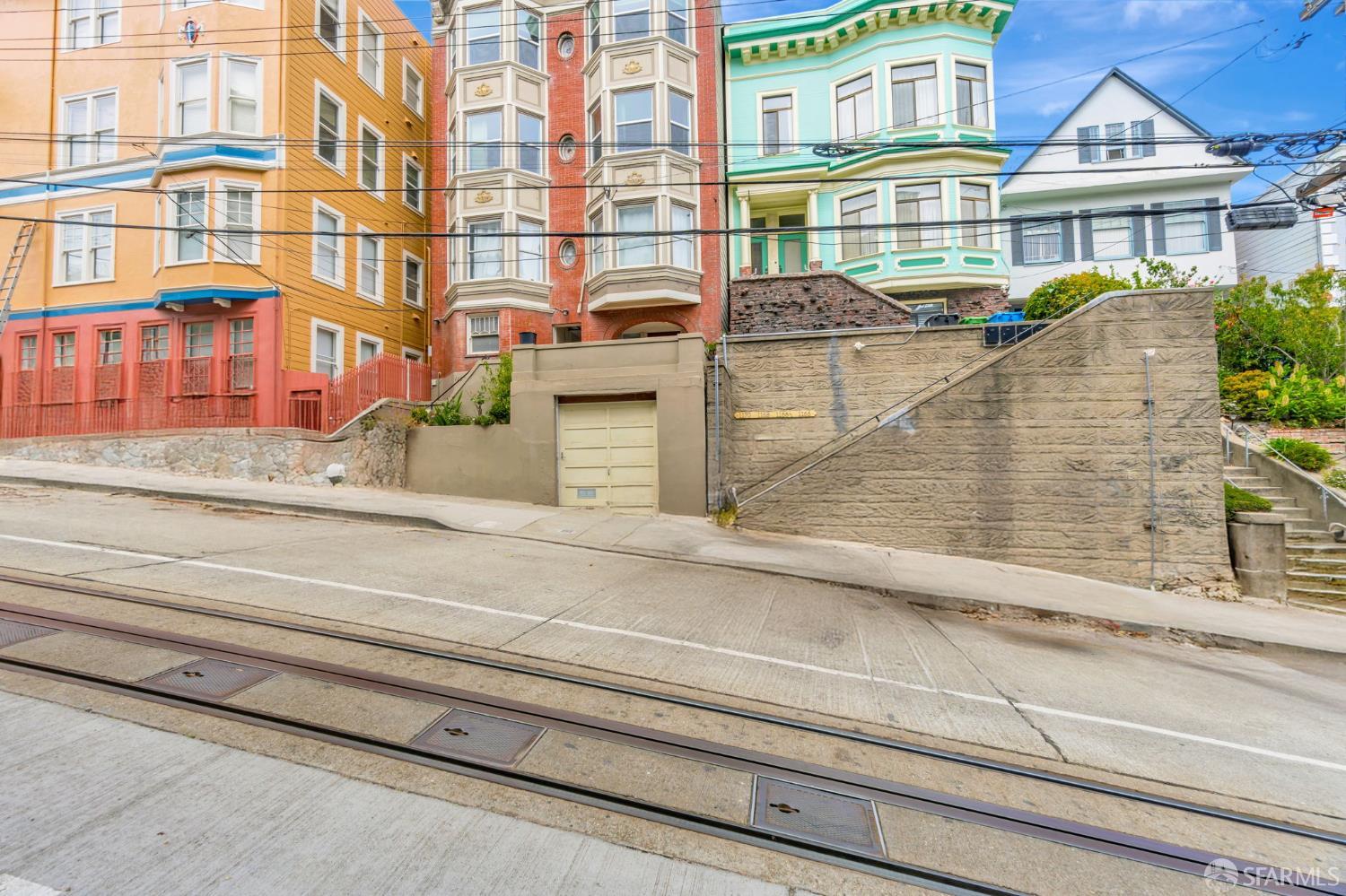 1180 Jackson Street, Unit 6 San Francisco, CA 94109 - Photo 42 of 48 a front view of a building