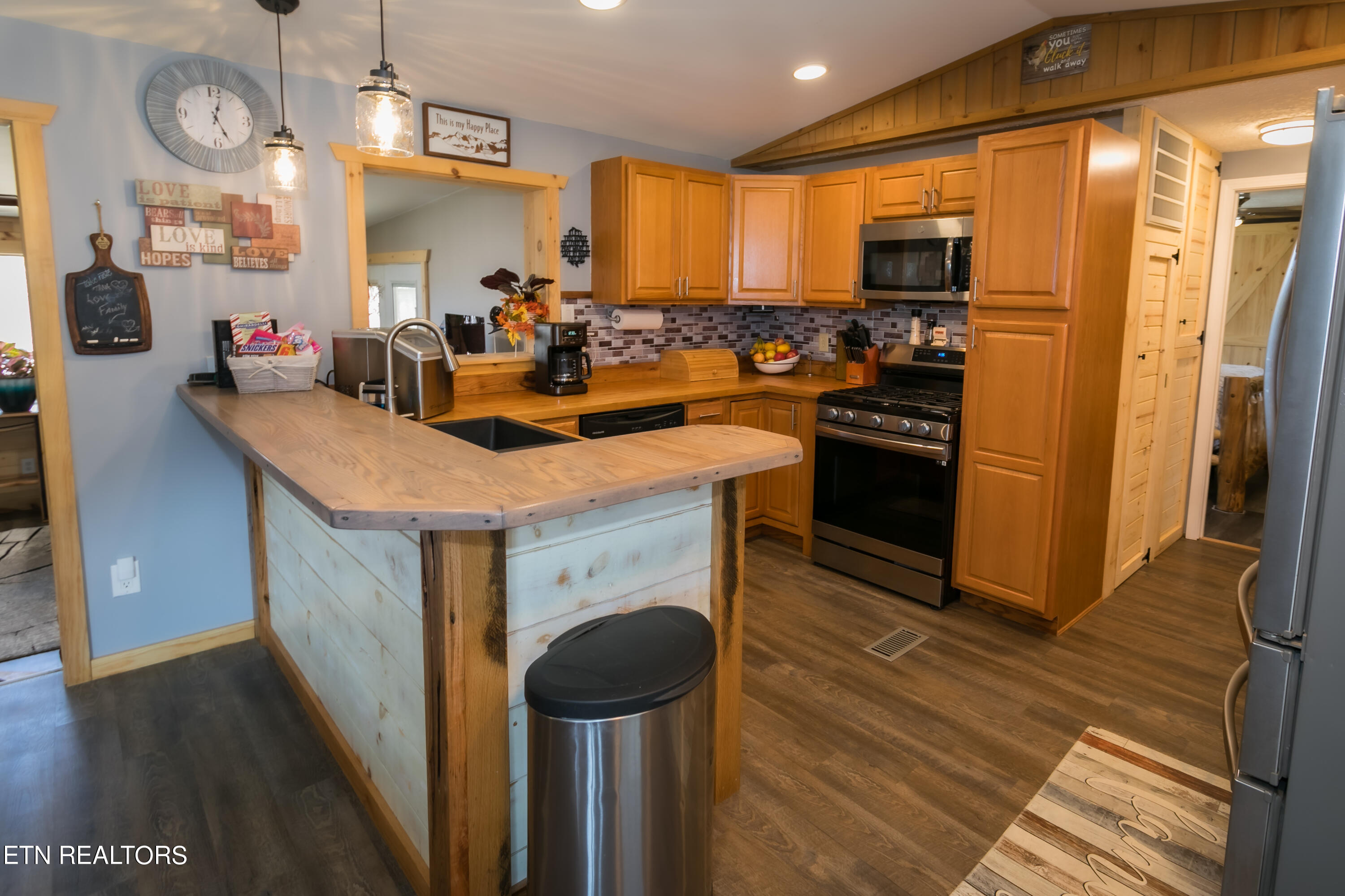 2708 Clabo Road Sevierville, TN 37862 - Photo 8 of 33 2b4a5018
