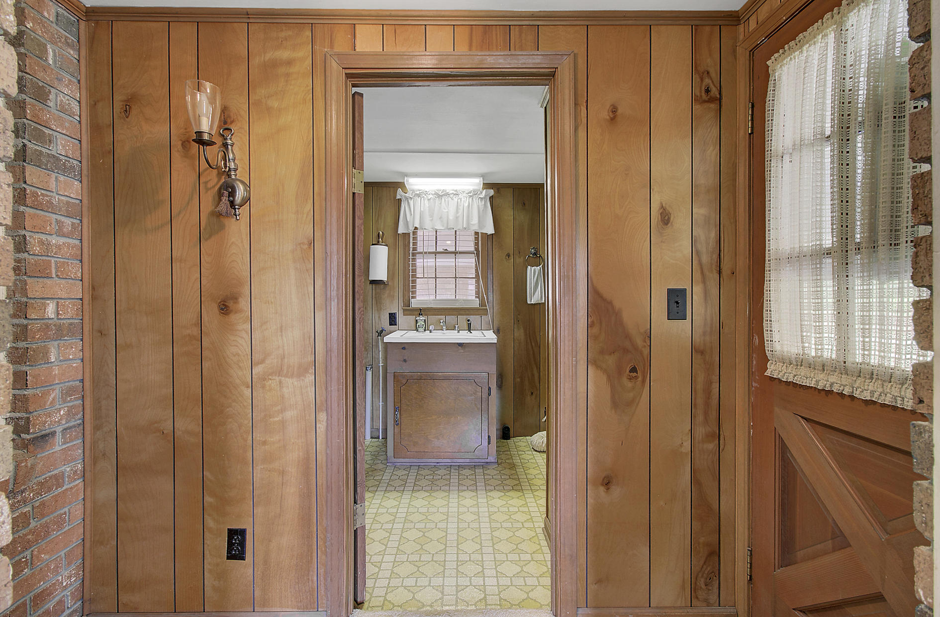 108 County Rd S-18-134 Reevesville, SC 29471 - Photo 25 of 46 26. Laundry room