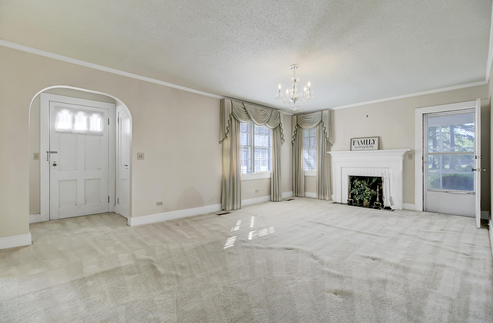 108 County Rd S-18-134 Reevesville, SC 29471 - Photo 10 of 46 10. Large Family room