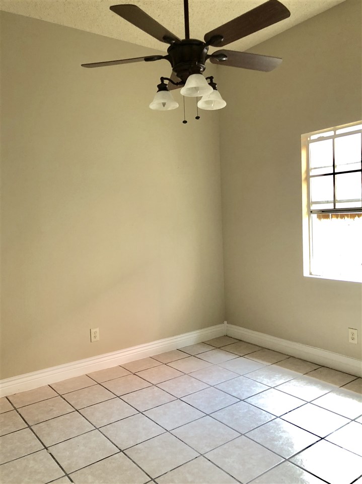 148 Lynn Loop Laredo, TX 78045 - Photo 12 of 16 Gallery Image 12