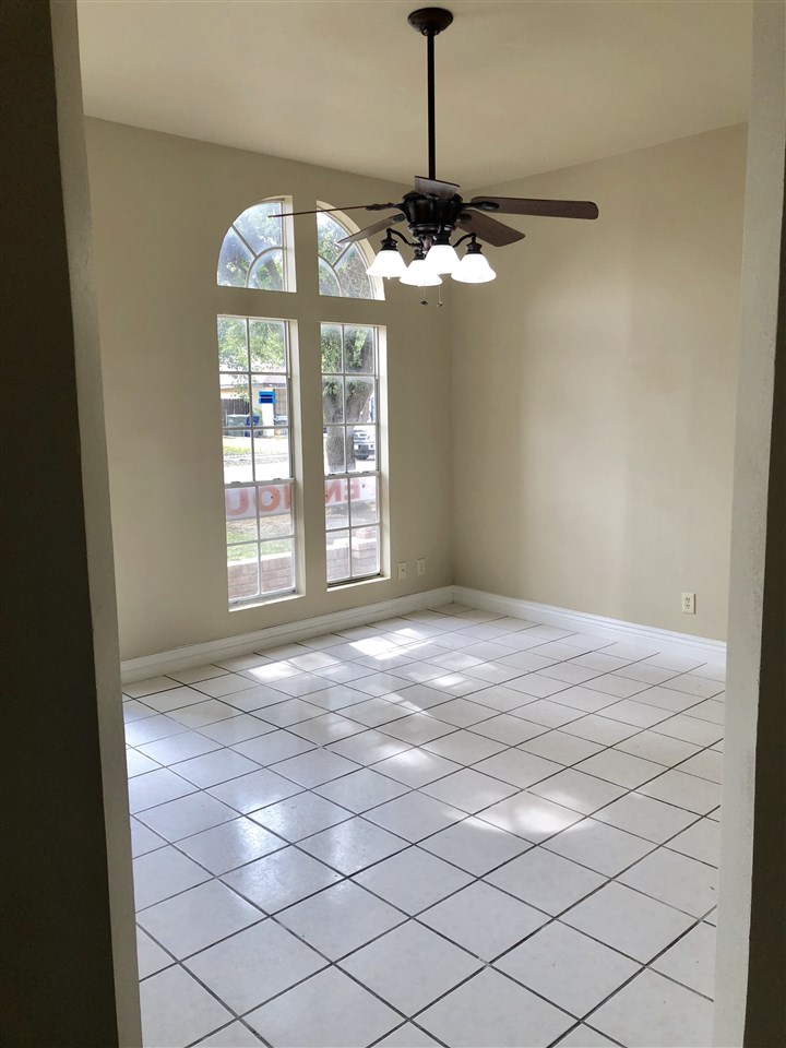 148 Lynn Loop Laredo, TX 78045 - Photo 7 of 16 Gallery Image 7
