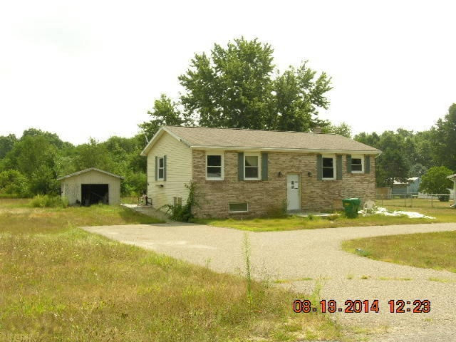 58055 Carman Drive Three Rivers, MI 49093 - Photo 1 of 5 Ext front