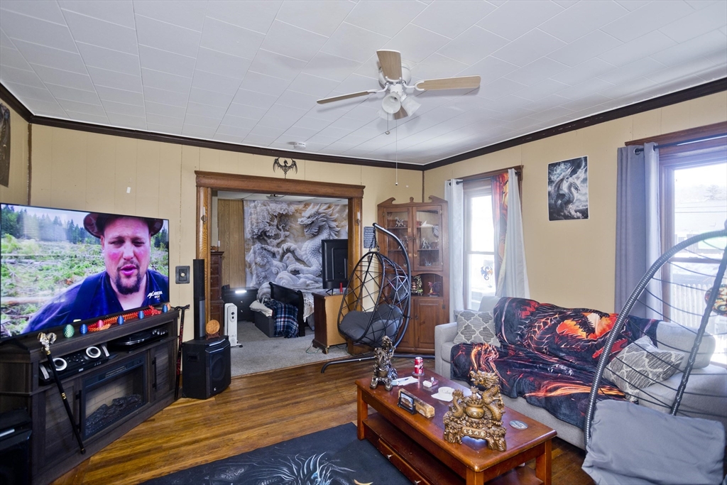 1007 Foster Street Palmer, MA 01069 - Photo 5 of 33
