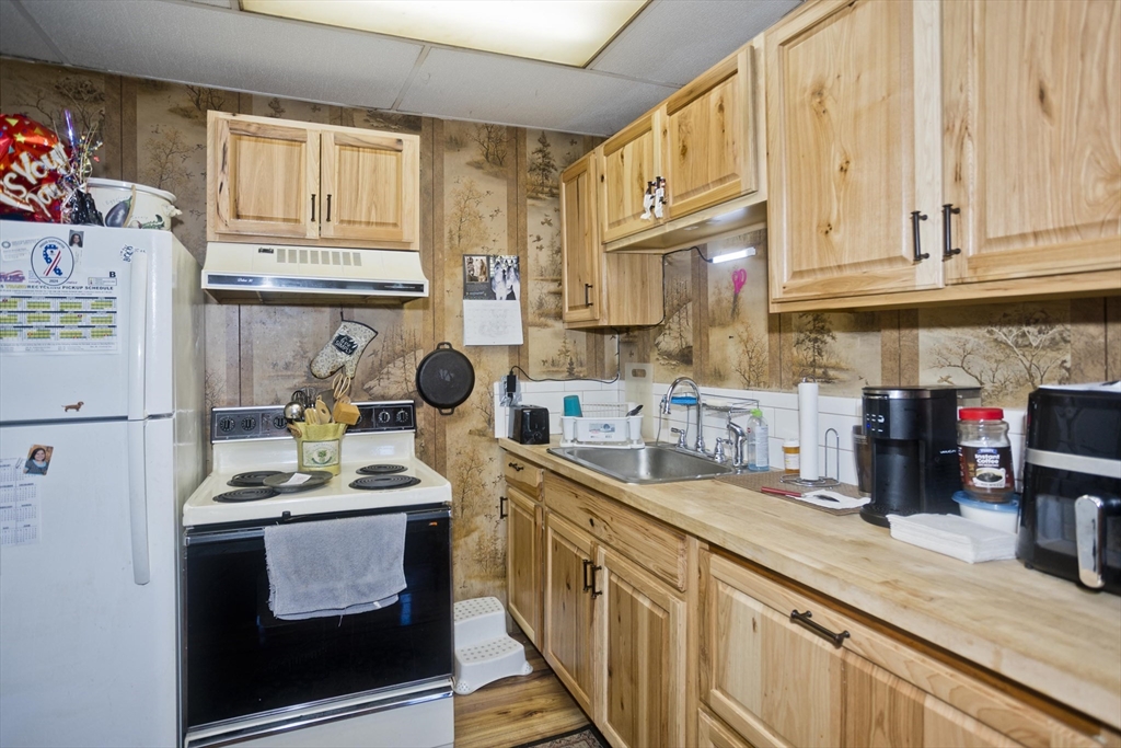 1007 Foster Street Palmer, MA 01069 - Photo 6 of 33