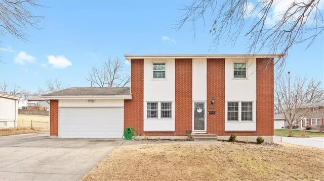 $275,000 | 16828 East 31st Street South, Independence, MO 64055