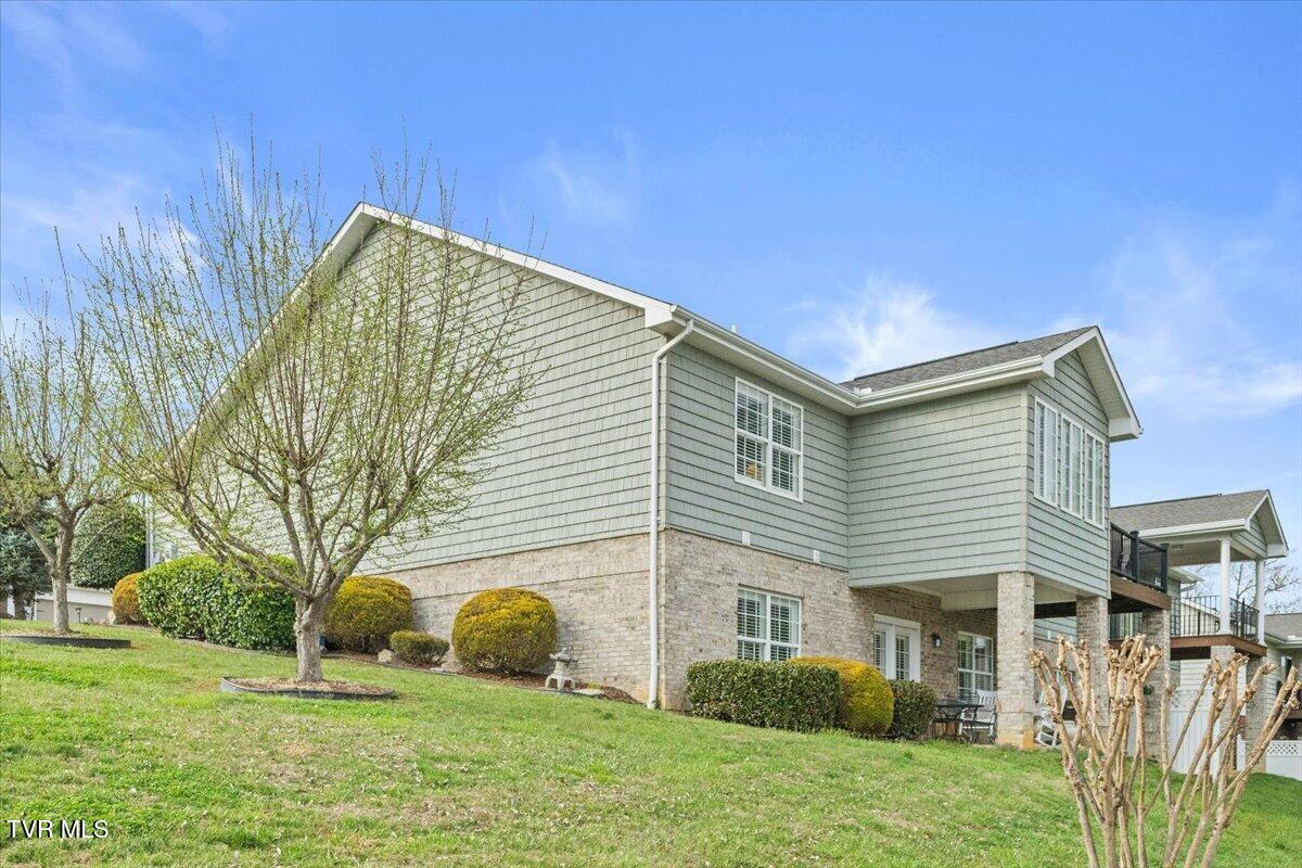 216 Bridgewater Court Gray, TN 37615 - Photo 5 of 57 05-128A7454