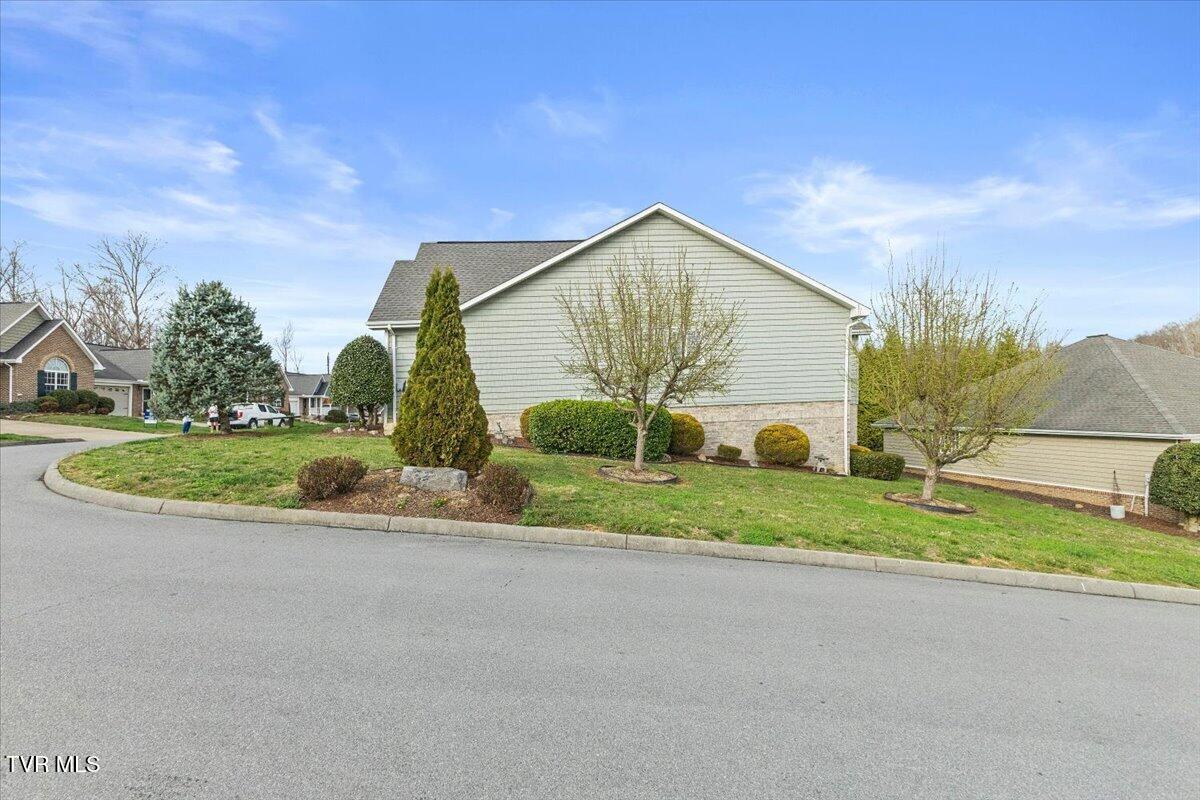 216 Bridgewater Court Gray, TN 37615 - Photo 8 of 57 06-128A7451