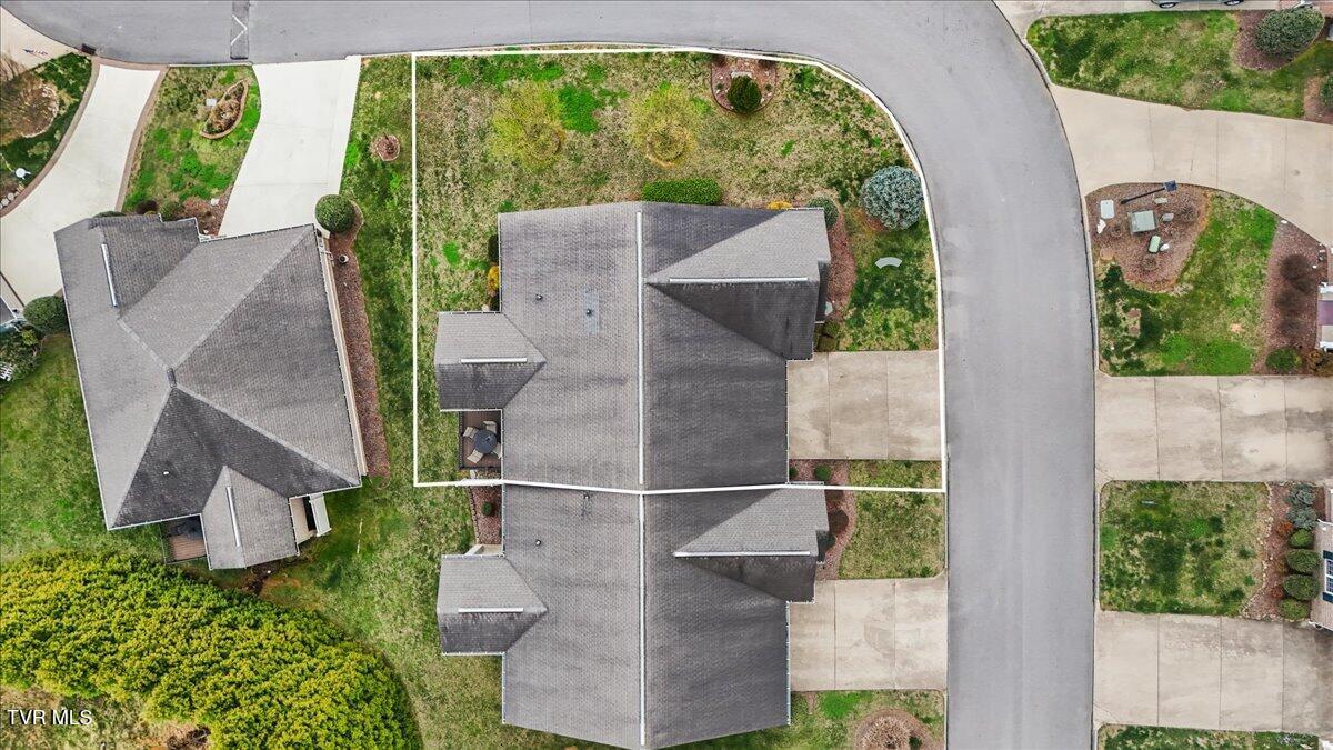 216 Bridgewater Court Gray, TN 37615 - Photo 10 of 57 08-DJI_20260310184051_0004_D