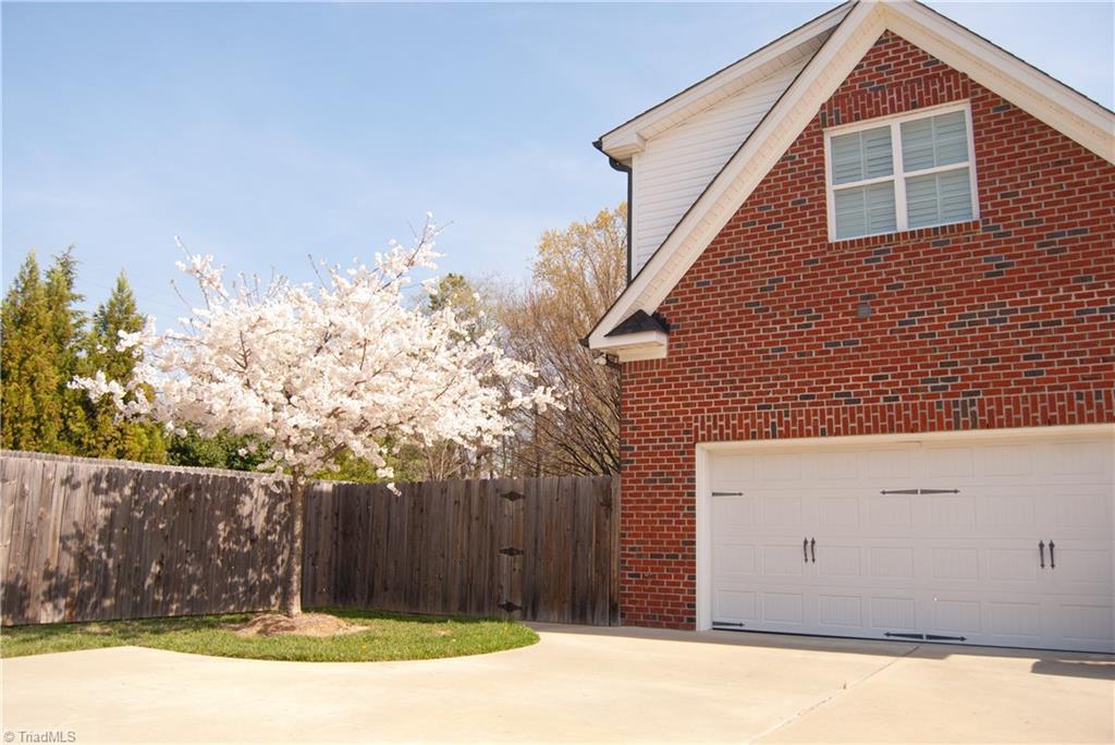 8904 West Pepper Court Oak Ridge, NC 27310 - Photo 16 of 18