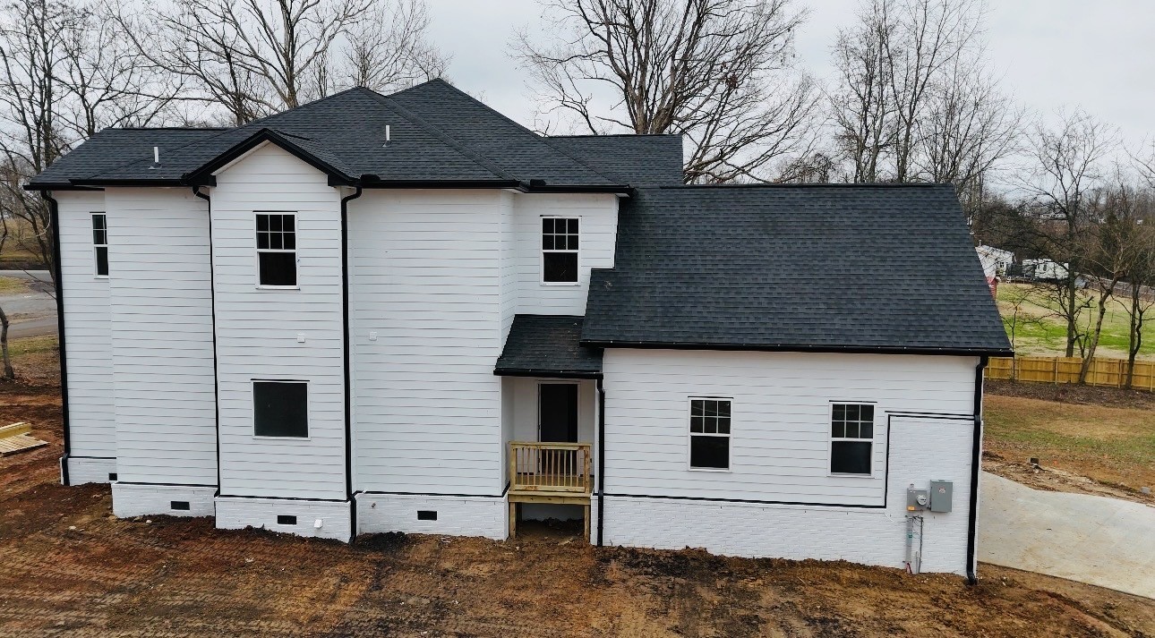 118 Keytown Road Portland, TN 37148 - Photo 2 of 5 a front view of a house with a yard