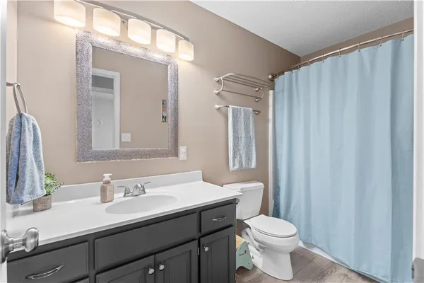 $360,000 | 519 Kindred Drive, Smithville, MO 64089