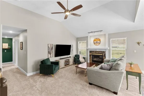 $360,000 | 519 Kindred Drive, Smithville, MO 64089