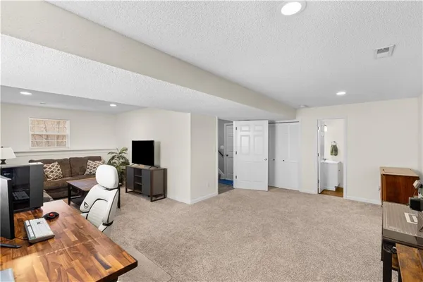 $360,000 | 519 Kindred Drive, Smithville, MO 64089