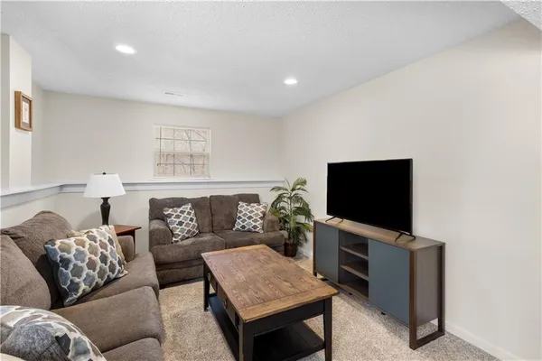 $360,000 | 519 Kindred Drive, Smithville, MO 64089